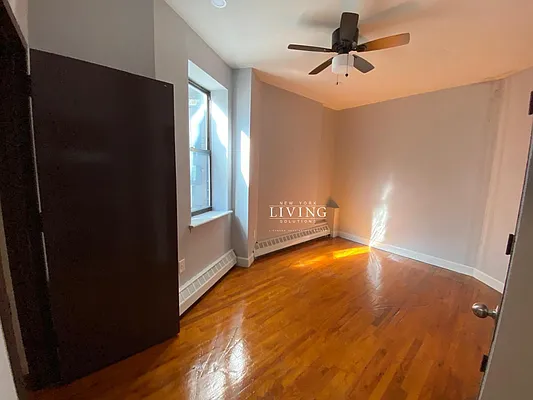 Rented by NY Living Solutions | media 23