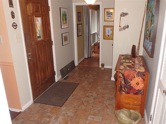 3rd image of 3519 Hays Ct