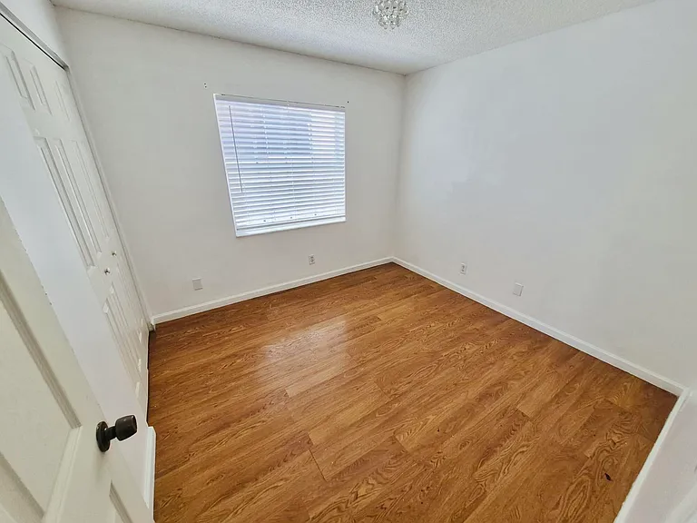 7093 Middlebury Dr #7093 — Photo 19
