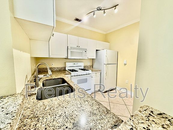 5th image of 2721 Via Murano #1-327