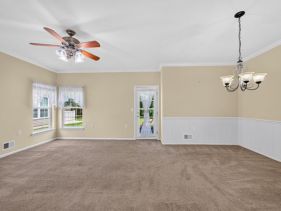5th image of 215 Lander Rd
