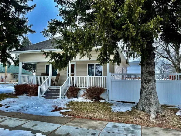 434 N McComb St, Elm Creek, NE 68836