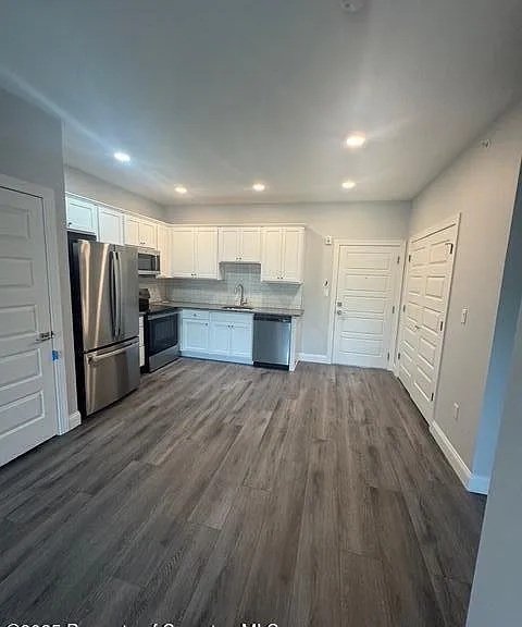 407 Circle Dr — Photo 9