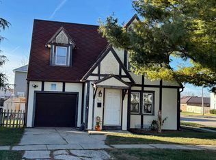 745 Caroline St, Janesville, WI