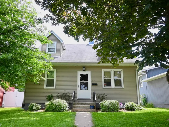 1514 S 8th St, Burlington, IA 52601