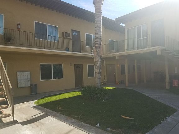 2nd image of 15480 Moorpark St #8