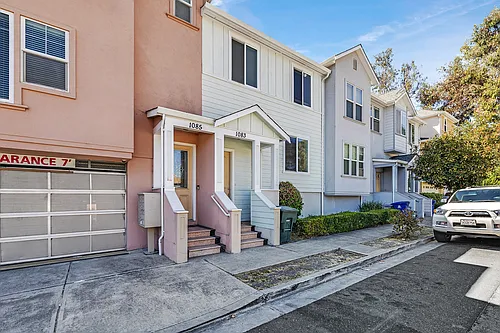 1083 Hyde St Photo 1