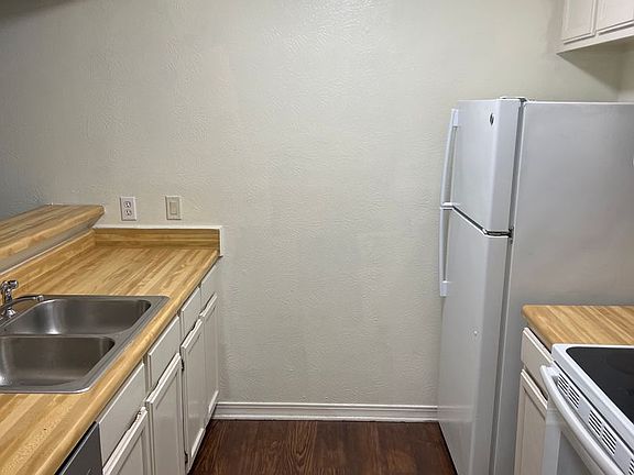 3rd image of 5705 E Texas St APT 89