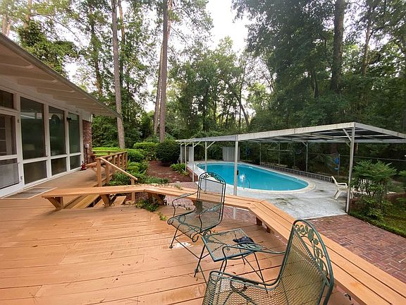 5th image of 608 Howell Brook Dr