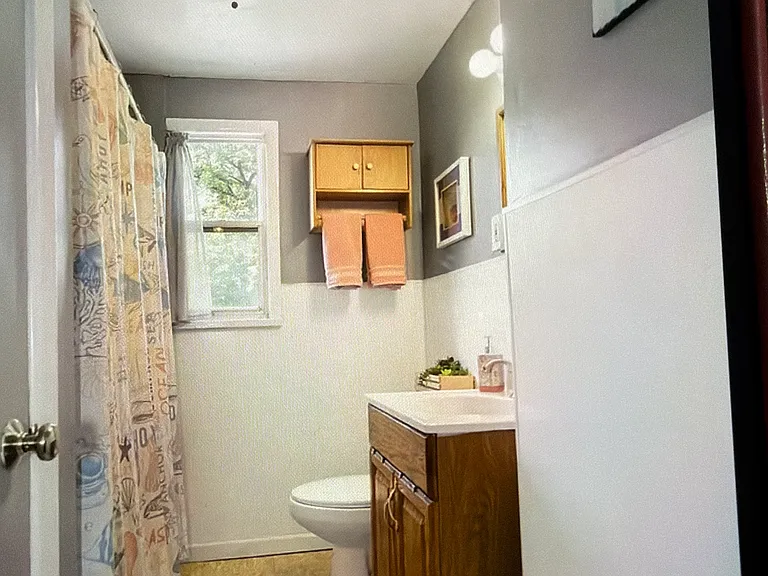 24 Woodlawn Ave #A — Photo 7
