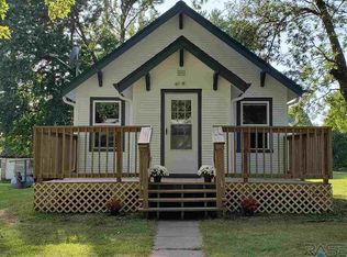 205 N Loban Ave, Colman, SD 57017