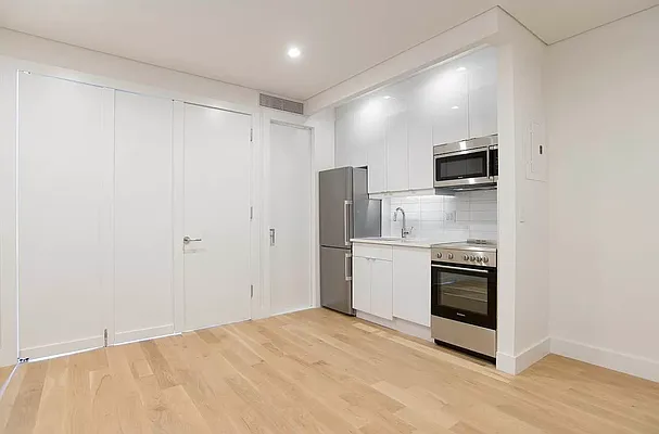 Rented by REAL New York | media 7