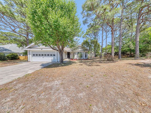 3rd image of 619 E Telfair Circle