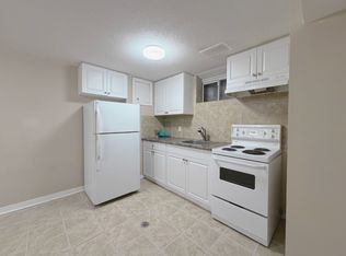 841 Garth St #2, Hamilton, ON L9C 4K7