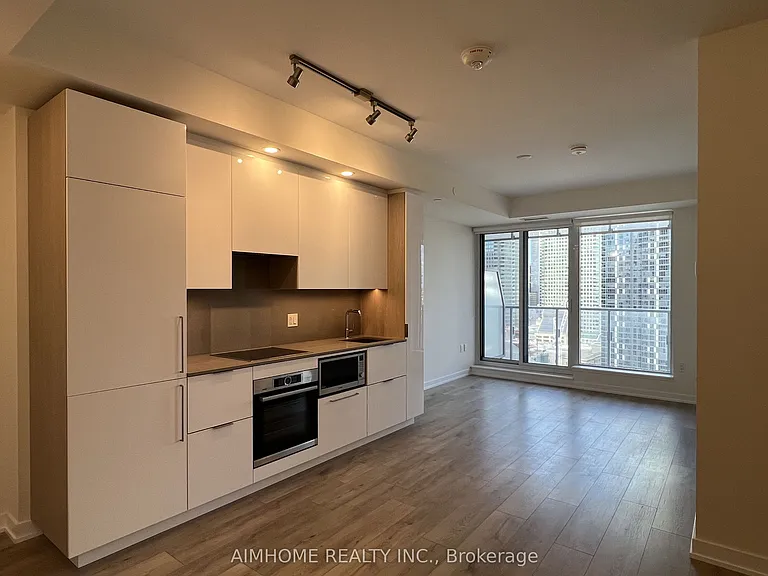 28 Freeland St #2305 — Photo 8