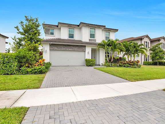 5th image of 1304 Whitcombe Dr