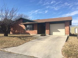 1407 Marie St, Comanche, TX 76442