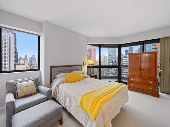 200 East 61st Street image 10 of 17