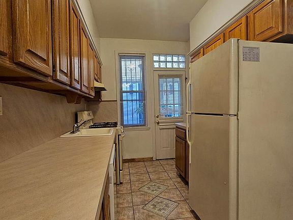 3rd image of 24-40 26th St #1