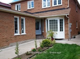 5770 Prairie Cir, Mississauga, ON L5N 6B4
