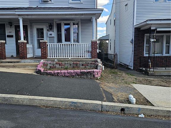 3rd image of 709 N 2nd St
