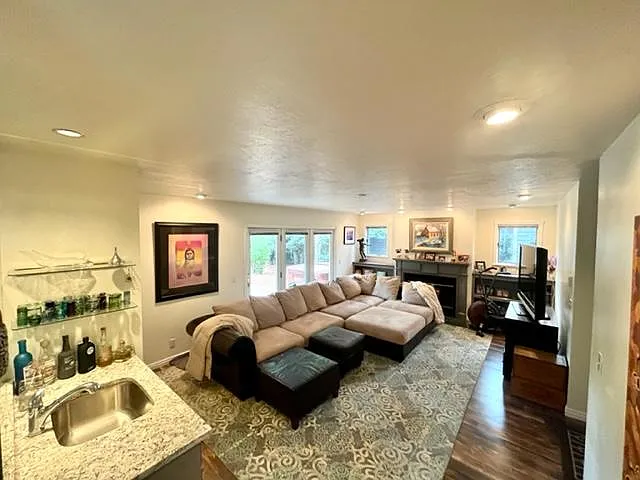 2492 Lily Langtry Ct — Photo 31
