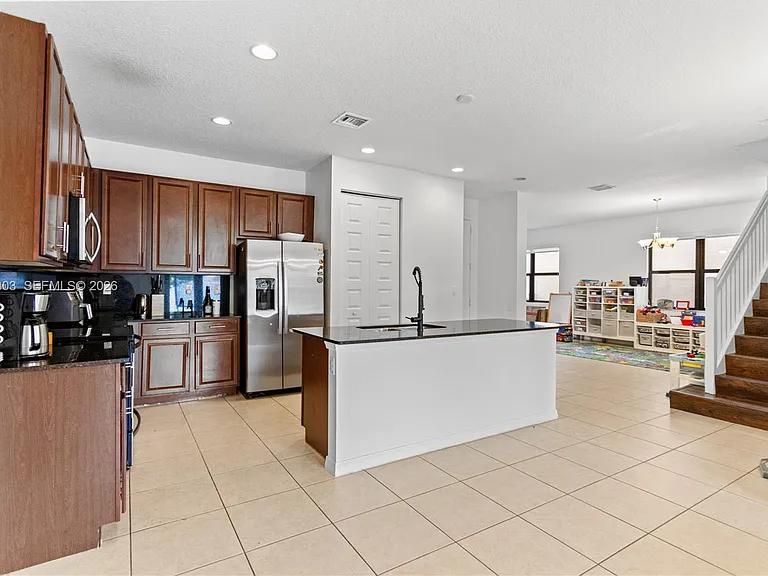 19244 NE 9th Pl — Photo 10