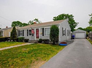 21 Anama Ave, Rumford, RI 02916