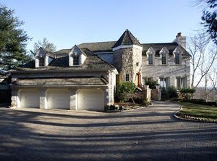 940 Johnston Dr, Watchung, NJ 07069