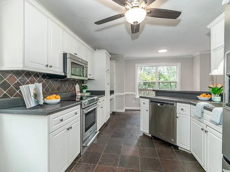 438 Bristol Rd — Photo 5