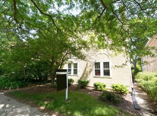 2111 Ridge Ave, Evanston, IL 60201