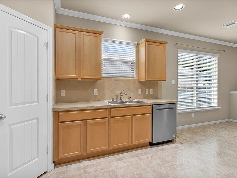 9419 Elliotts Ct — Photo 22