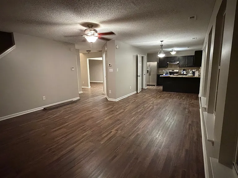 Flowing floor plan