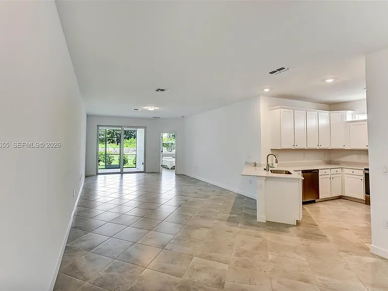 20545 Hazelnut Ct S — Photo 9