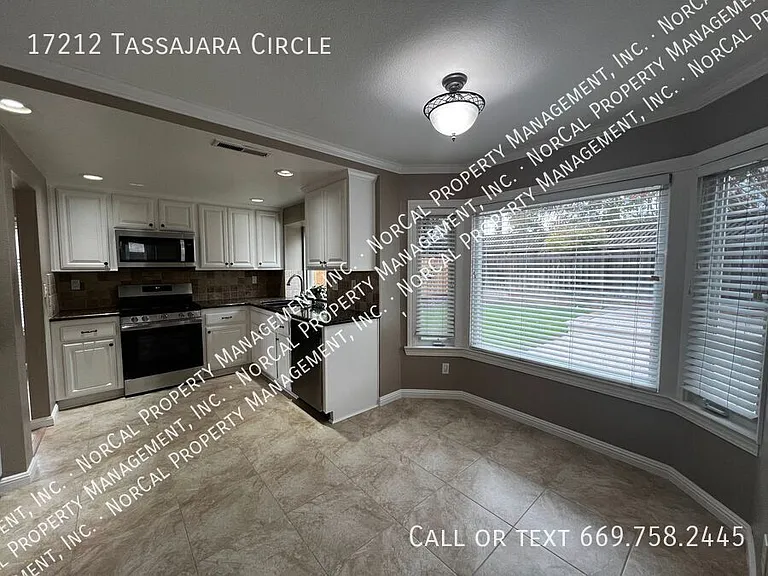 17212 Tassajara Cir — Photo 6