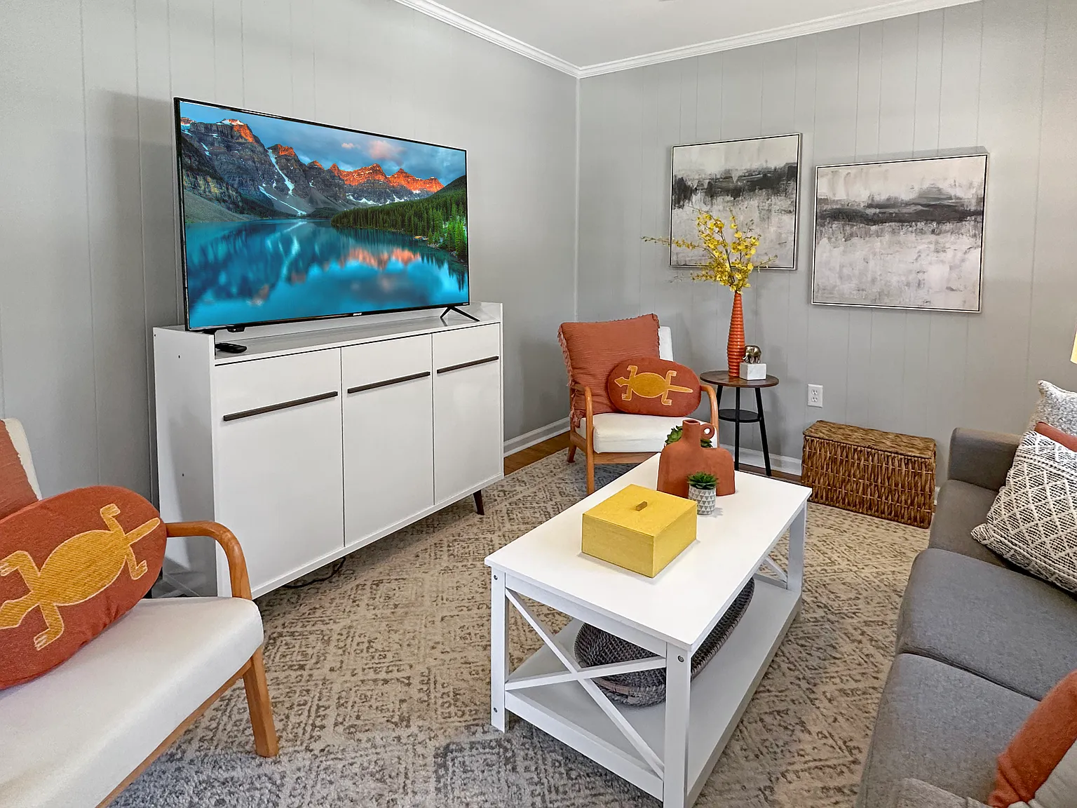 2 bed, 1.5 bath, 1100 sqft, $2,700 — Photo 2