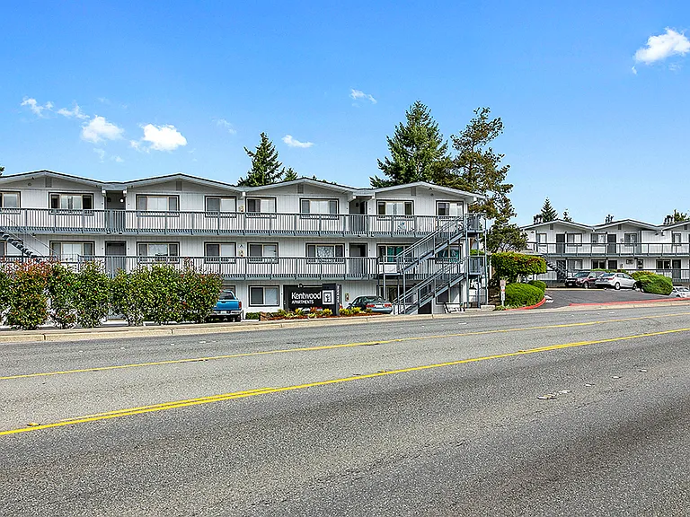 Kentwood Apartments — Photo 13