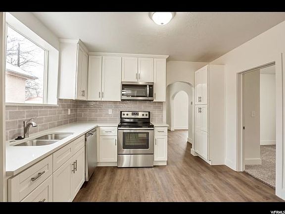 2nd image of 827 W Ouray Ave