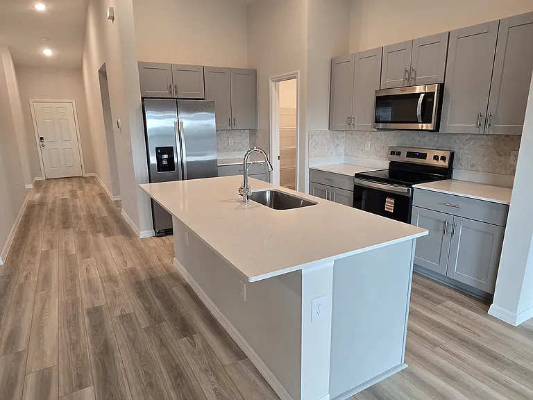 1712 Vanilla St — Photo 2