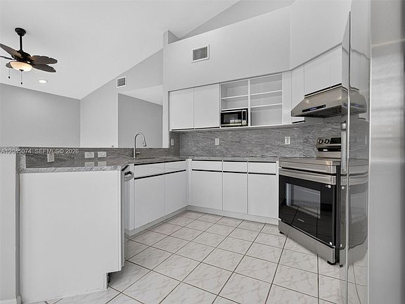 2nd image of 1520 Seabay Rd