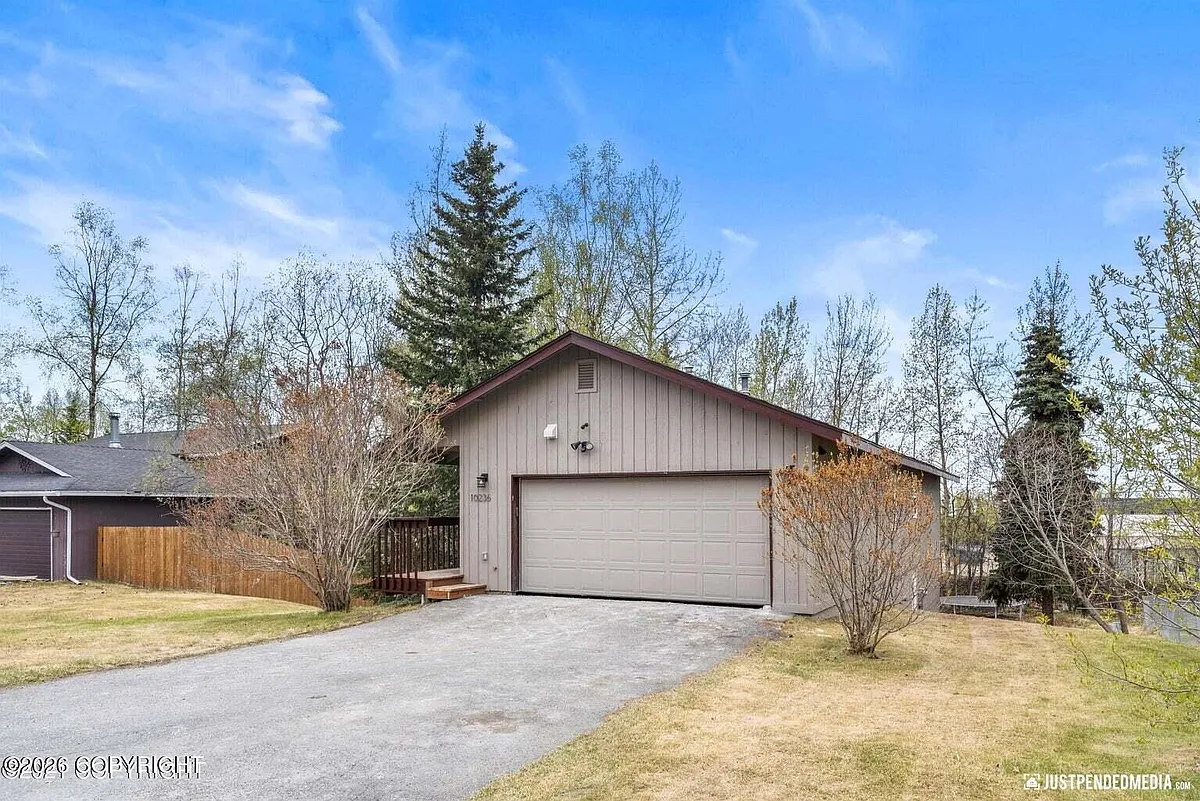 Building Photo - 10236 Le Doux Ln
