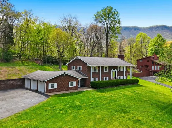 64 Dye Dr, Lebanon, VA 24266