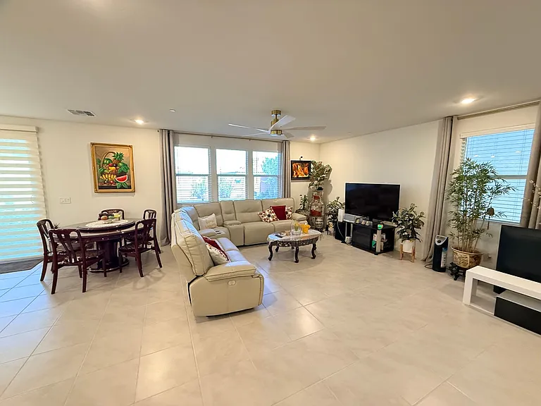 10854 Gentle Crest Ave — Photo 3