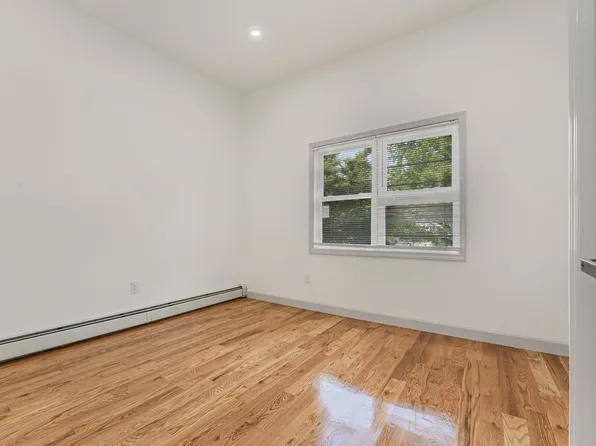 5206 Avenue M image 9 of 21