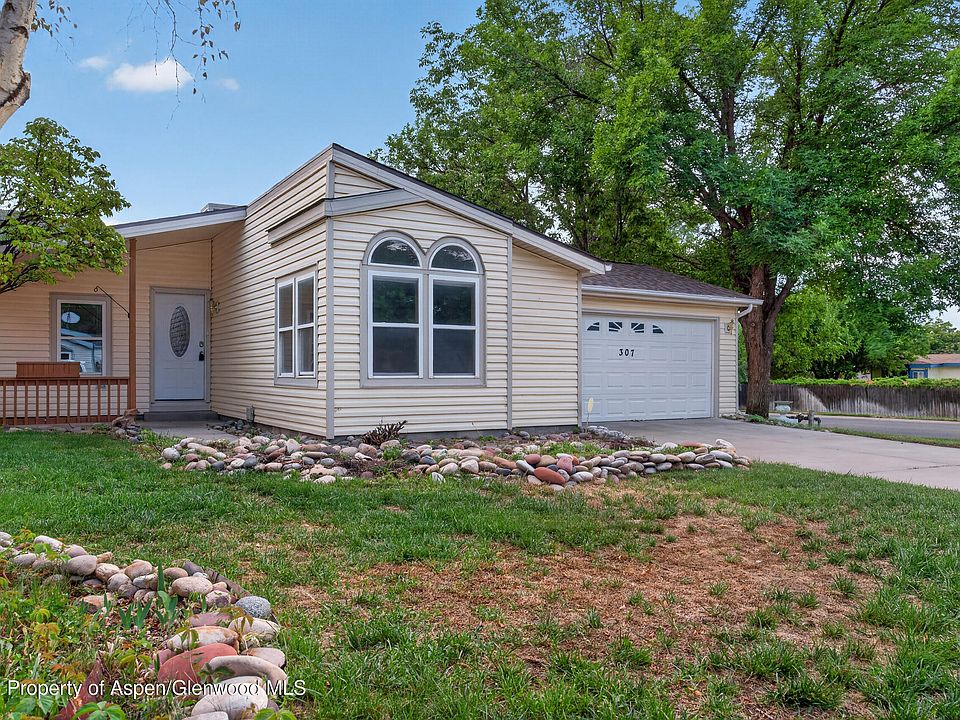 1st image of 307 E Tamarack Cir