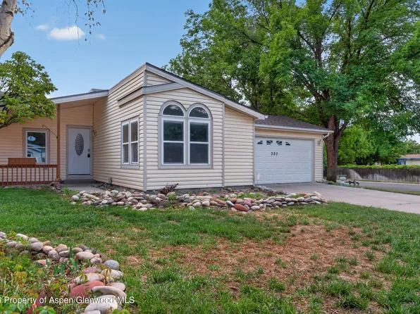 307 E Tamarack Cir, Parachute, CO 81635