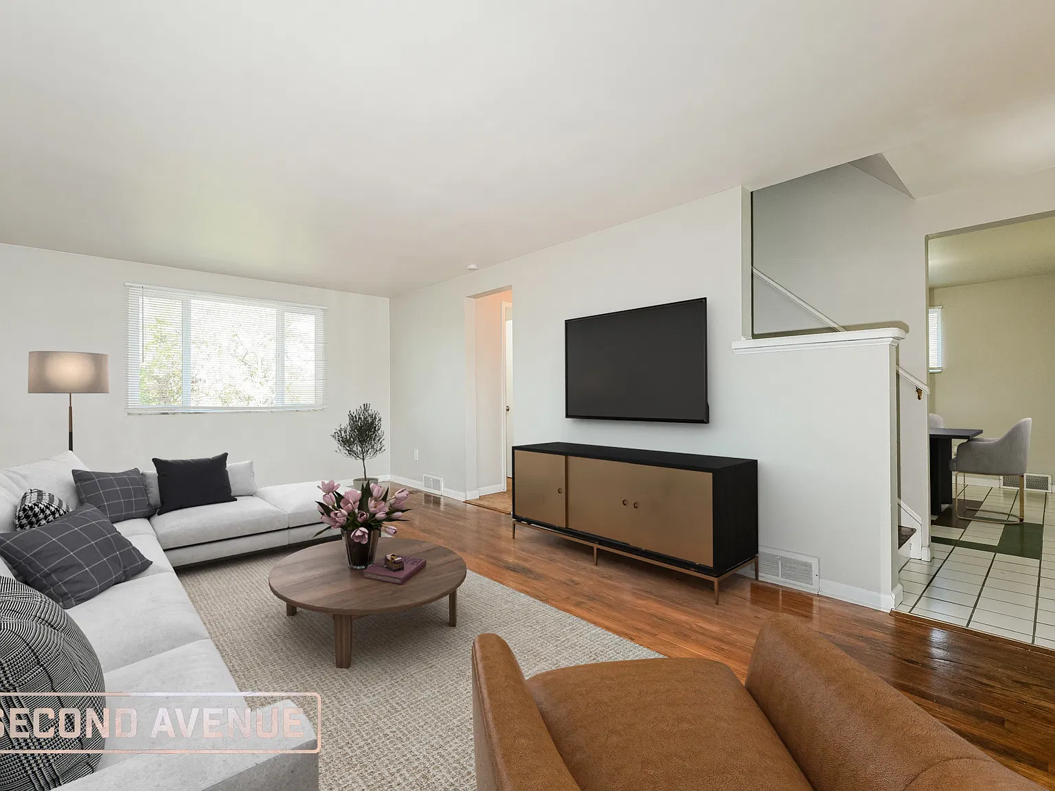 3 bed, 1.5 bath, 1100 sqft, $1,669 — Photo 3