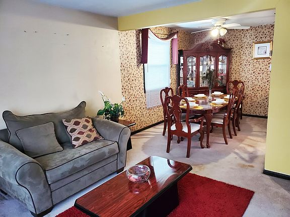 5th image of 21720 Clyde Ave