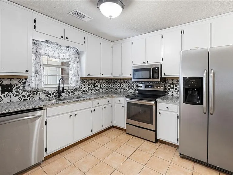 2898 Lakemont Dr SW — Photo 6
