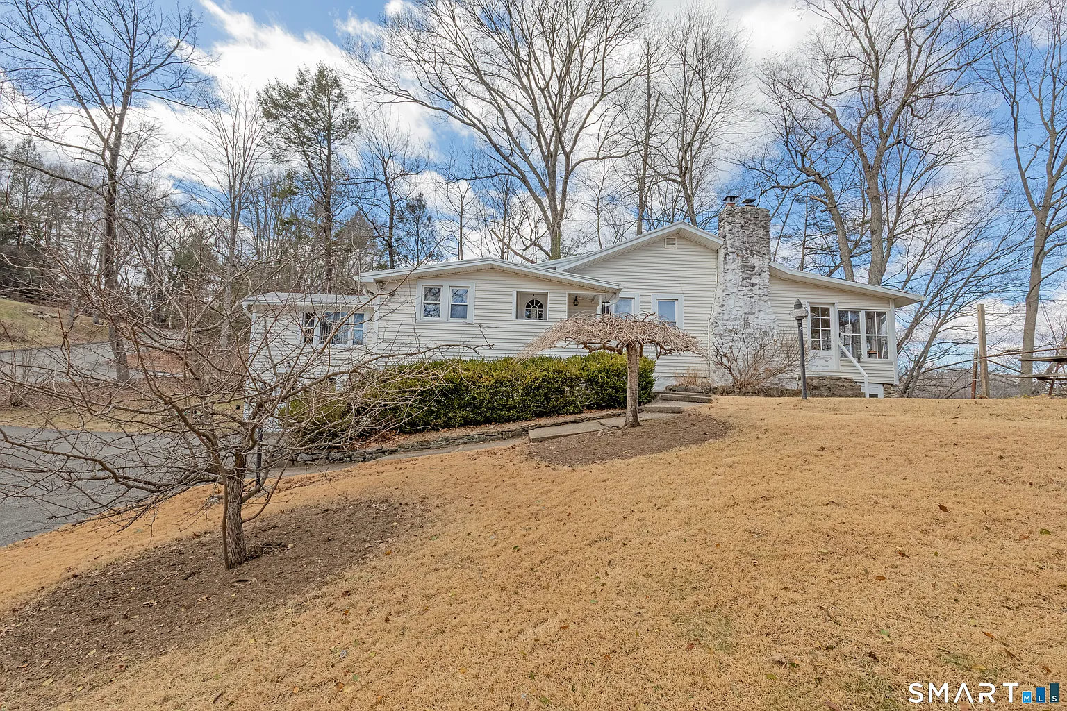 14 Laurel Trail photo 1